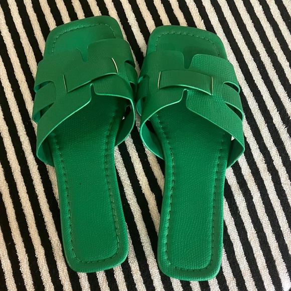 Sandal Bundle Size 7 - Picture 5 of 6